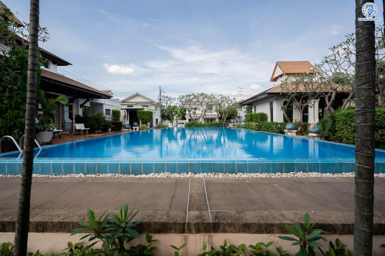 บ้านมือสองตกแต่งใหม่ โครงการ พฤกษ์ลดา พุทธสาคร แบรนด์ LH รองรับทุกความสุข เนื้อที่ 53.1 ตร.ว. ฟังก์ชัน 3 ห้องนอน 2 ห้องน้ำ จอดรถได้ 2 คัน บนทำเลใกล้ The Mall บางแค และเชื่อมต่อถนนเพชรเกษม, ถนนพุทธมณฑลสาย4 ใกล้โครงการรถไฟฟ้าสายสีน้ำเงิน "สถานีหลักสอง"